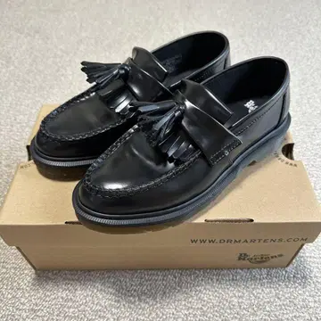 dr.martens adrian 태슬 로퍼