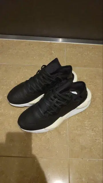 Y-3 카이와