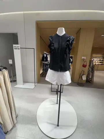 자라 프릴 블랙 슬리브리스 탑