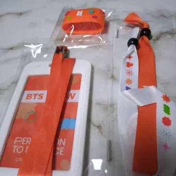 BTS 패스 케이스와 리스트 밴드 세트