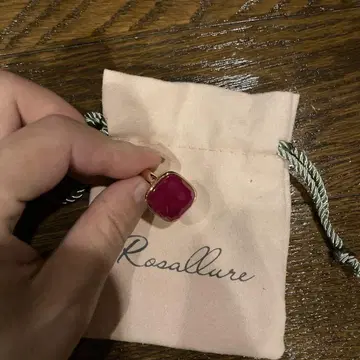 로자류르 Rosallure 레드 칼세도니 반지 11호