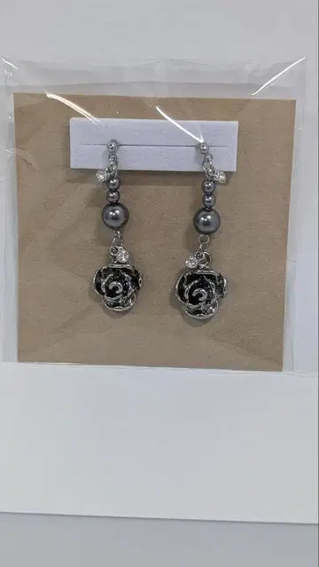 장미 모티브 귀걸이 스테인리스