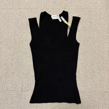 Alexander McQueen 블랙 슬리브리스 상의
