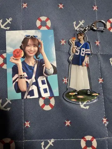 유미키 나오 키링과 카드