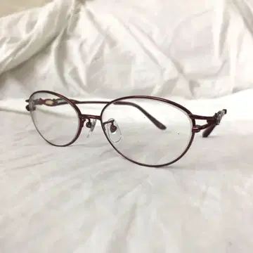 쟌니발렌티노 10k 빨간색 메탈 프레임 오벌 안경