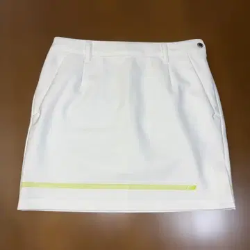 세련된 뉴발란스 골프 스트레치 스커트