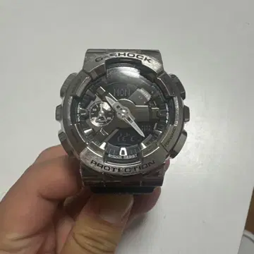 G-SHOCK GM-110 실버 블랙