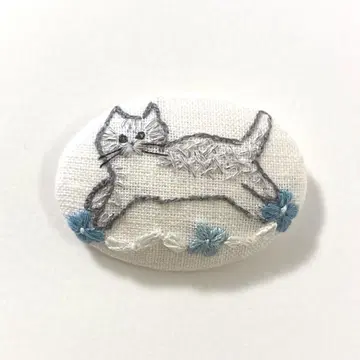 고양이 자수 브로치 (Blue flower)