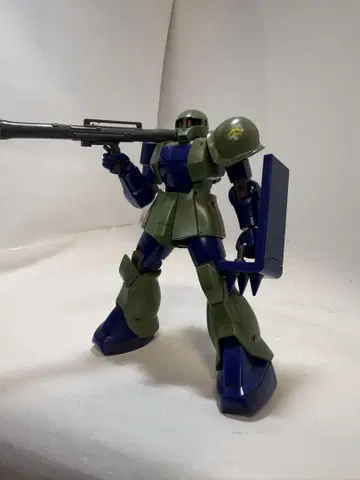 구 자쿠 hg 건담 프라모델