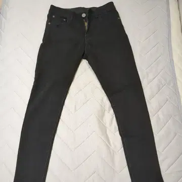 블랙 스키니 데님