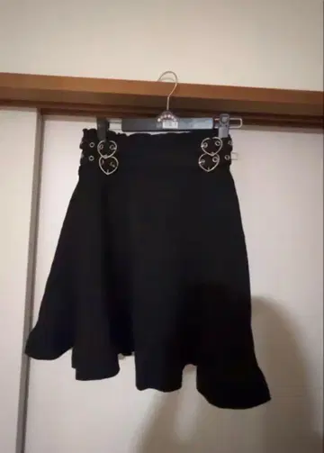 MARS 블랙 플레어 스커트 무릎 기장 지뢰계