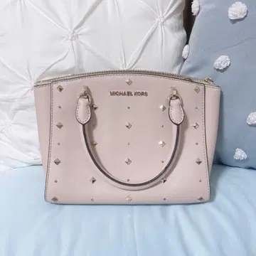 MICHAEL KORS 스터드 숄더백