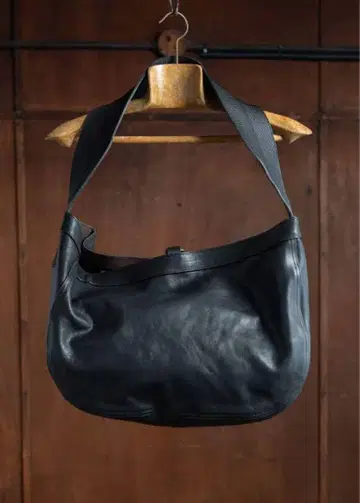 T.T NEWSBOY BAG HORSE 가죽 LOT.004 새상품급