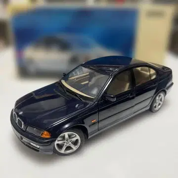BMW 특주 UT 1/18 BMW 318i E46