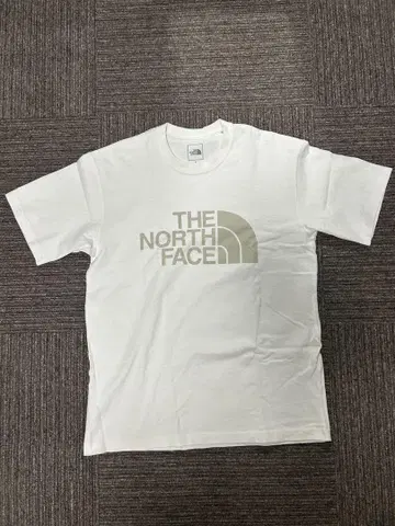 THE NORTH FACE 화이트 로고 티셔츠 M
