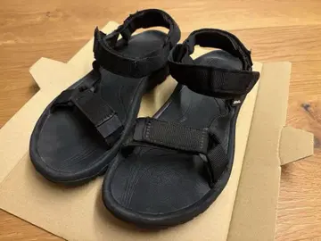 Teva 블랙 샌들 25cm