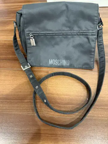 MOSCHINO 블랙 숄더백