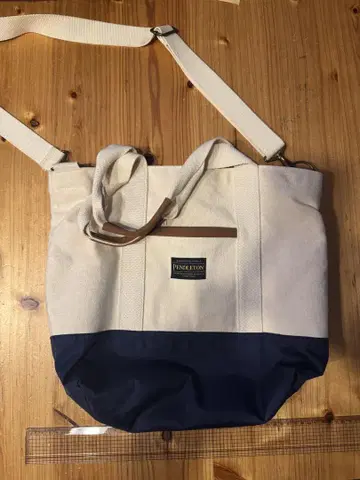 Pendleton 아이보리/네이비 토트백