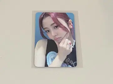 LESSERAFIM 윤진 트레이딩 카드
