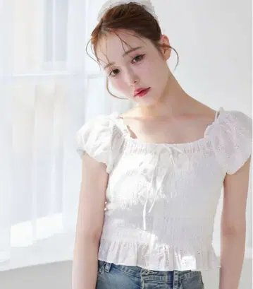 NICE CLAUP 셔링 블라우스 화이트