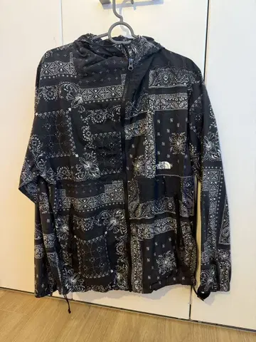 THE NORTH FACE 반다나 패턴 마운틴 후드티