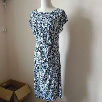 DVF 랩 원피스 실크 블루 계열 사이즈 8