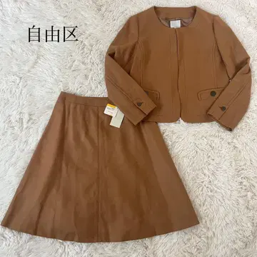 미사용 자유구 노카라 자켓 스커트 수트 베이지 상의 40 하의 36