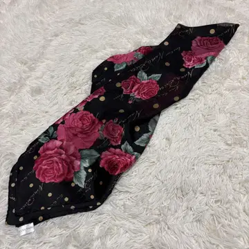 대형 Nina Ricci 장미 무늬 스카프 실크 100%