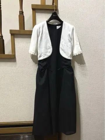 새상품 르네 숏 가디건 볼레로 화이트