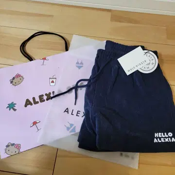 알리시아 스탠 숏팬츠 콜라보 산리오 키티 해외 여행