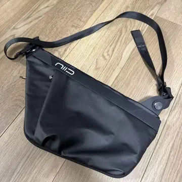 NIID FINO IV 숄더백 슬링백