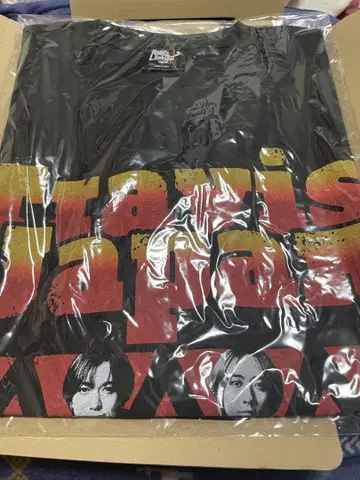 Travis Japan 왈츠 T셔츠