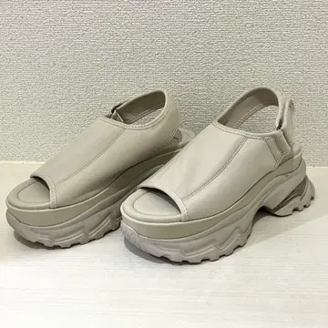 최종 가격 인하! JEANASIS 커버 클리어 솔 통굽 샌들