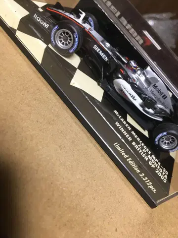 McLaren Mercedes MP4-20 한정판 1:43