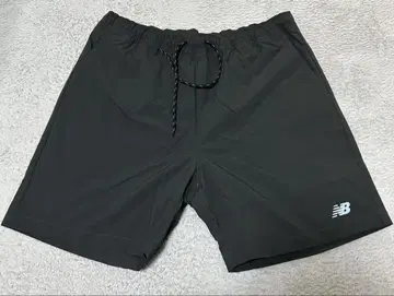 New Balance 블랙 숏 팬츠 L