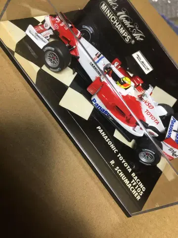 파나소닉 도요타 레이싱 TF105 R. 슈마허 1:43
