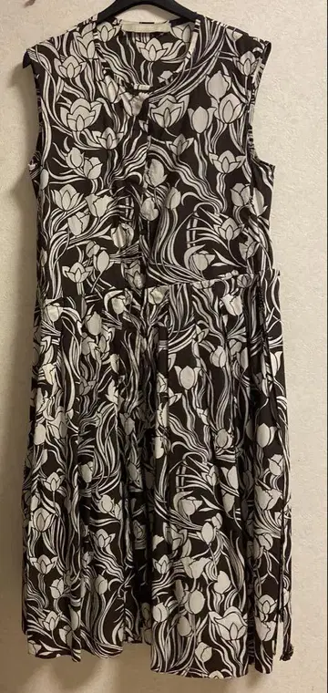 S Max Mara 슬리브리스 롱 원피스 튤립 패턴