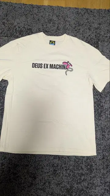 DEUS EX MACHINA 티셔츠 크림색