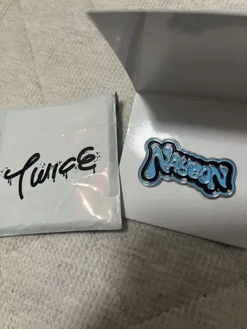 TWICE NAYEON 나연 랜덤 핀 배지