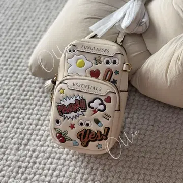ANYA HINDMARCH 미니 그래피티 숄더백 가죽