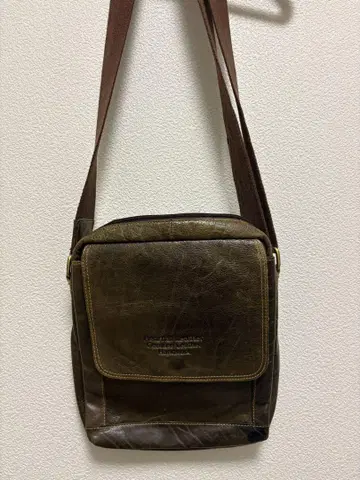 브라운 가죽 숄더백