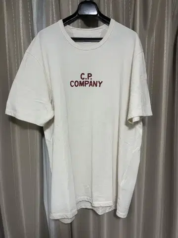 C.P. COMPANY 씨피 컴퍼니 아이보리 티셔츠
