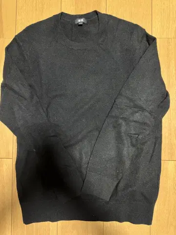 유니클로 캐시미어 크루넥 스웨터 블랙 L