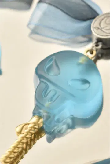 Q-pot. 트위스티 구미 캔디 백 참 이데아 이그니 하이드