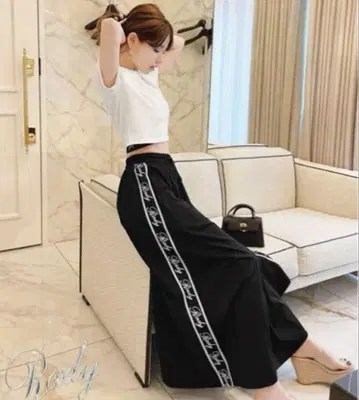 Rady 사이드 라인 맥시 스커트