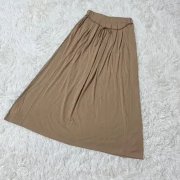 [ c5093 ] 새상품 ikka 무릎 기장 스커트 플레어 브라운