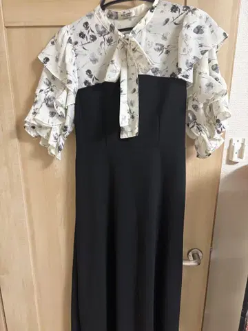 프릴 달린 꽃무늬 블라우스 롱 원피스