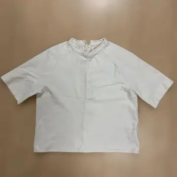 THE SHINZONE 화이트 반팔 상의