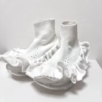 jenny fax Ruffle Moon 37