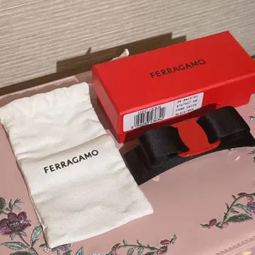 새상품 페라가모 리본 머리핀 블랙 레드 검정 빨강